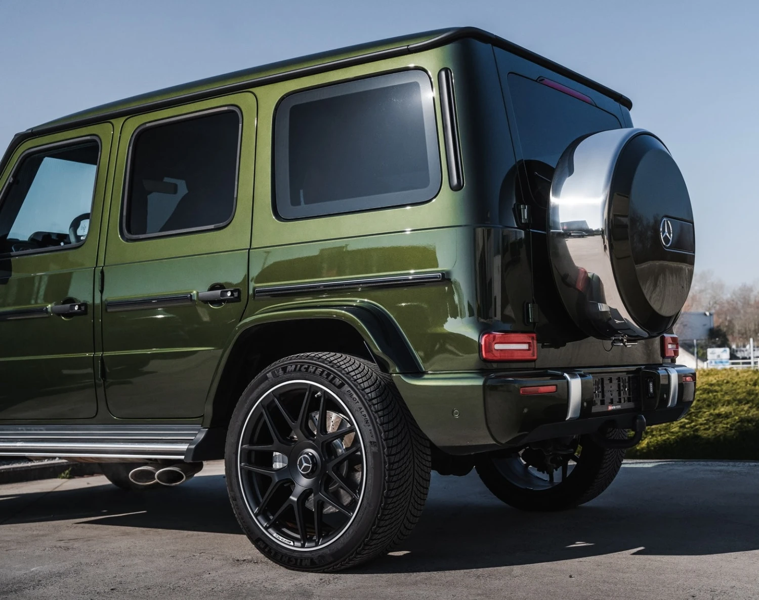 Mercedes 255 Olive Metallic Basecoat + Reducer Quart (Basecoat Only) Kit 4 Mercedes 255 Olive Metallic Basecoat + Reducer Quart (Basecoat Only) Kit - Image 2