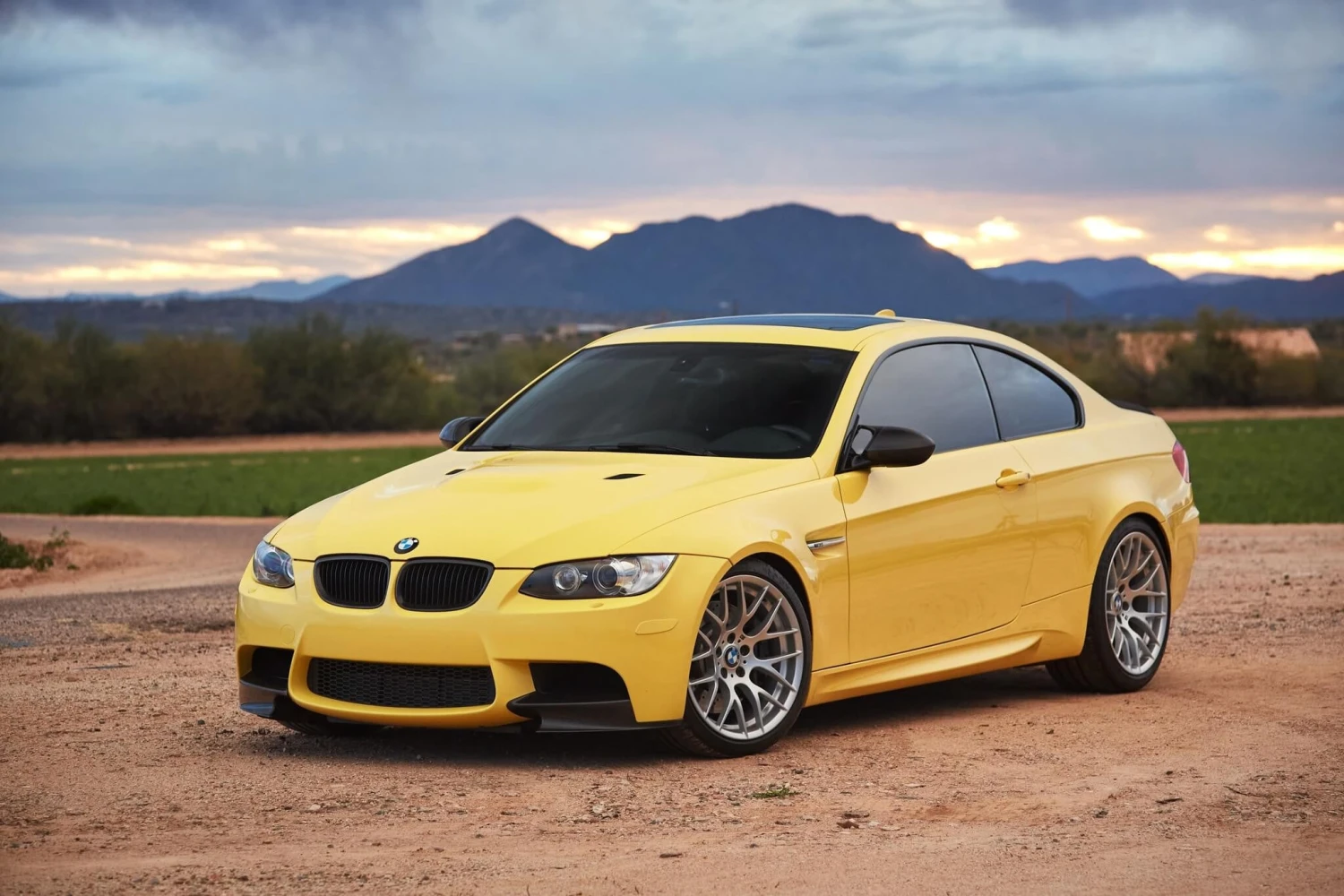 BMW 267 Dakar Yellow Basecoat Clearcoat Complete Gallon Kit 3 BMW 267 Dakar Yellow Basecoat Clearcoat Complete Gallon Kit