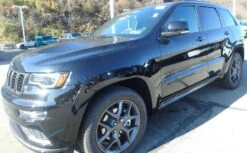 Dodge PXJ Diamond Black Pearl Basecoat With Reducer Gallon (Basecoat Only)Kit