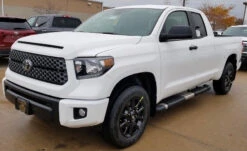 Super White Toyota 040 Basecoat + Reducer Quart (Basecoat Only)Kit