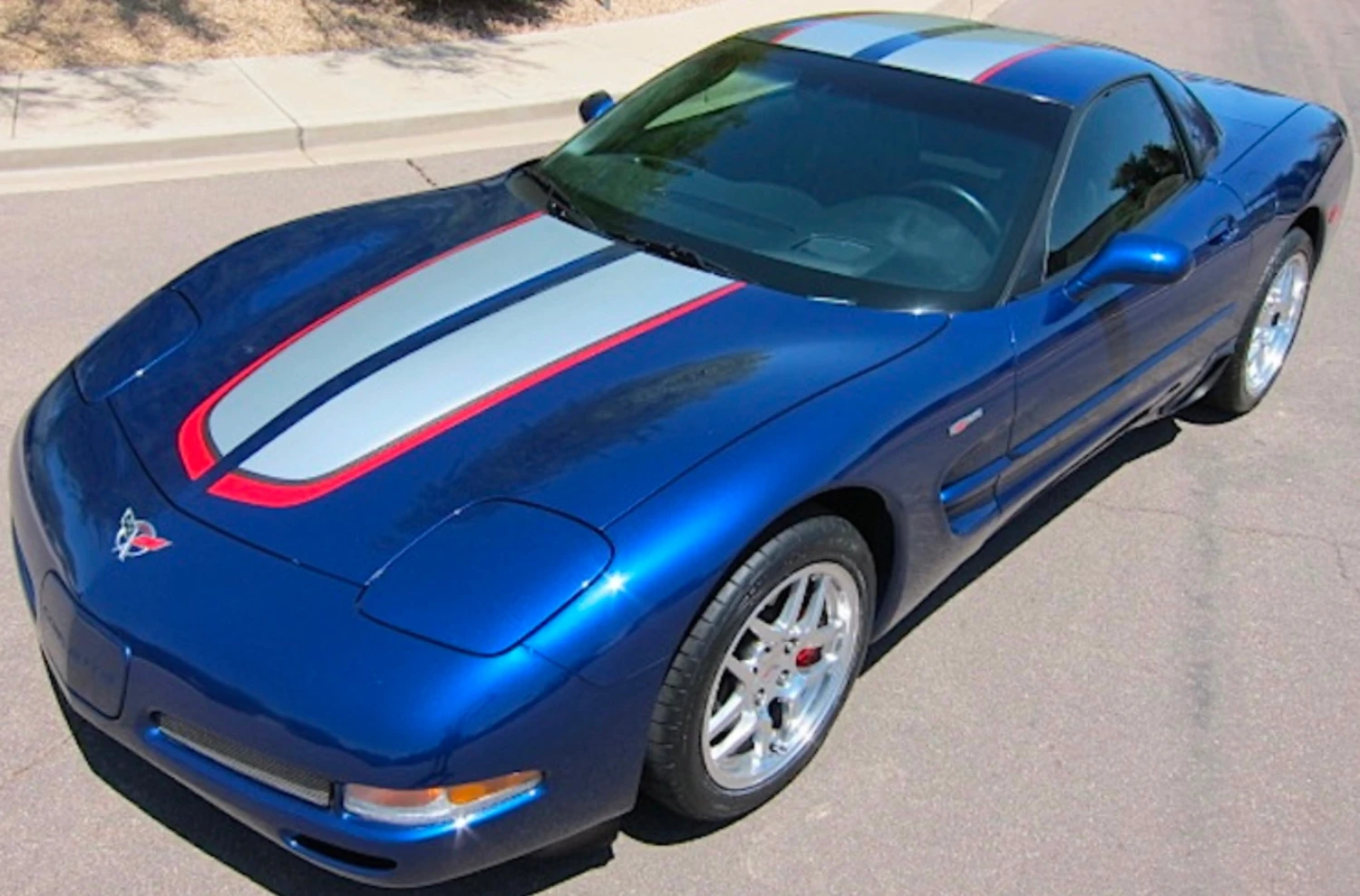 GM WA933L Luxo Blue Basecoat Clearcoat Complete Gallon Kit 3 GM WA933L Luxo Blue Basecoat Clearcoat Complete Gallon Kit