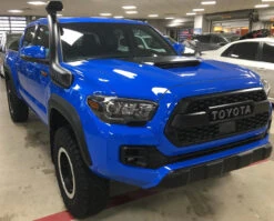 Voodoo Blue Toyota 8T6 Basecoat With Reducer Gallon (Basecoat Only)Kit