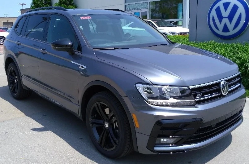 Platinum Gray Audi LD7X Basecoat + Reducer Quart (Basecoat Only) Kit 3 Platinum Gray Audi LD7X Basecoat + Reducer Quart (Basecoat Only) Kit