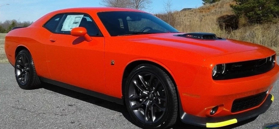 Dodge PVP Go Man Go Basecoat + Reducer Quart (Basecoat Only) Kit 3 Dodge PVP Go Man Go Basecoat + Reducer Quart (Basecoat Only) Kit