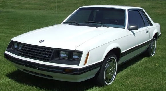 Ford YD Polar White Basecoat + Reducer Quart (Basecoat Only) Kit 3 Ford YD Polar White Basecoat + Reducer Quart (Basecoat Only) Kit