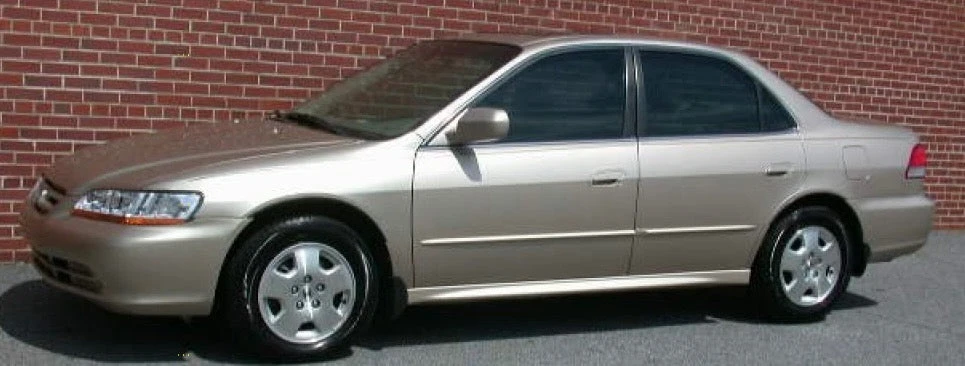 Naples Gold Honda YR52M Basecoat + Reducer Quart (Basecoat Only) Kit 3 Naples Gold Honda YR52M Basecoat + Reducer Quart (Basecoat Only) Kit