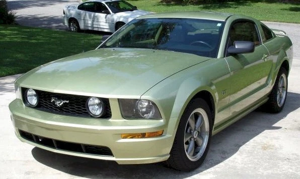 Ford P1 Lime Gold Basecoat + Reducer Quart (Basecoat Only) Kit 3 Ford P1 Lime Gold Basecoat + Reducer Quart (Basecoat Only) Kit