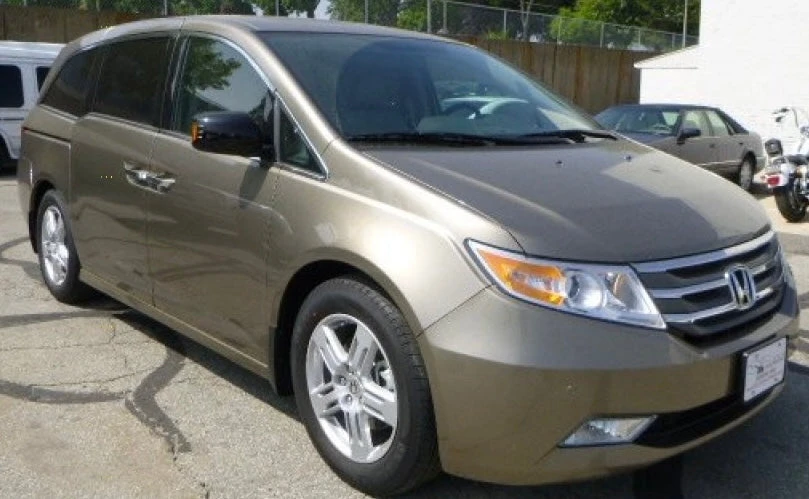 Mocha Metallic Honda YR573M Basecoat + Reducer Quart (Basecoat Only) Kit 3 Mocha Metallic Honda YR573M Basecoat + Reducer Quart (Basecoat Only) Kit