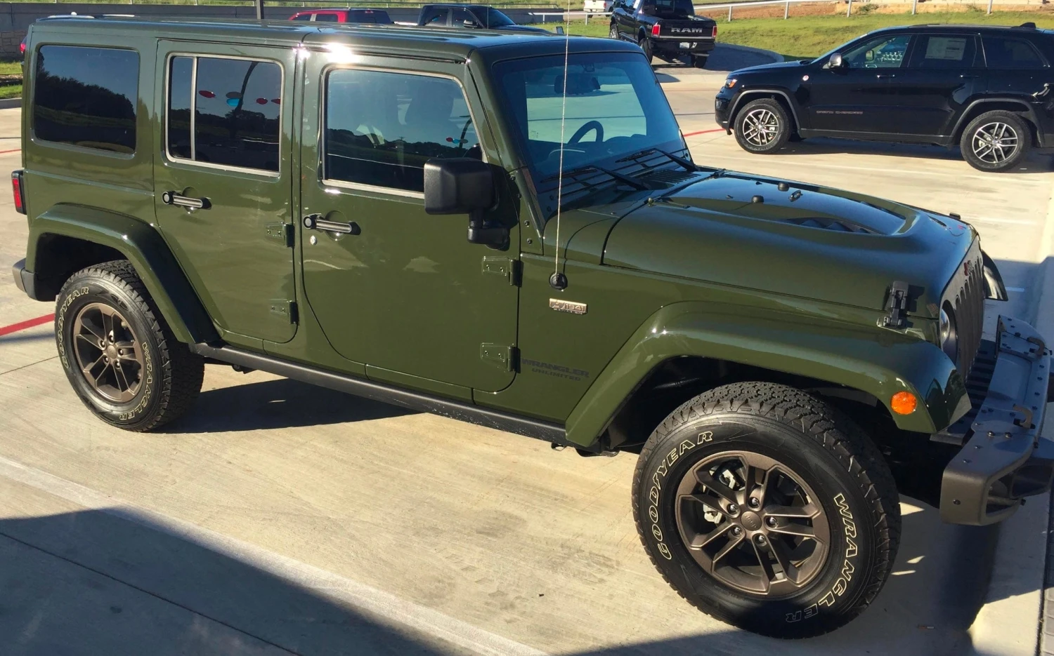 Dodge PGG Sarge Green Basecoat + Reducer Quart (Basecoat Only) Kit 3 Dodge PGG Sarge Green Basecoat + Reducer Quart (Basecoat Only) Kit